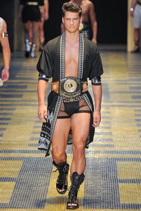 versace spring 2013 menswear|Versace Spring 2013 Menswear Collection .